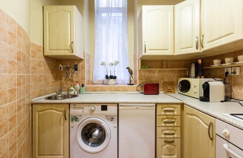 Cherry Blossom Designer Apartment In The Center With Free Parking Budapest Bagian luar foto