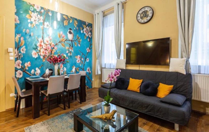 Cherry Blossom Designer Apartment In The Center With Free Parking Budapest Bagian luar foto