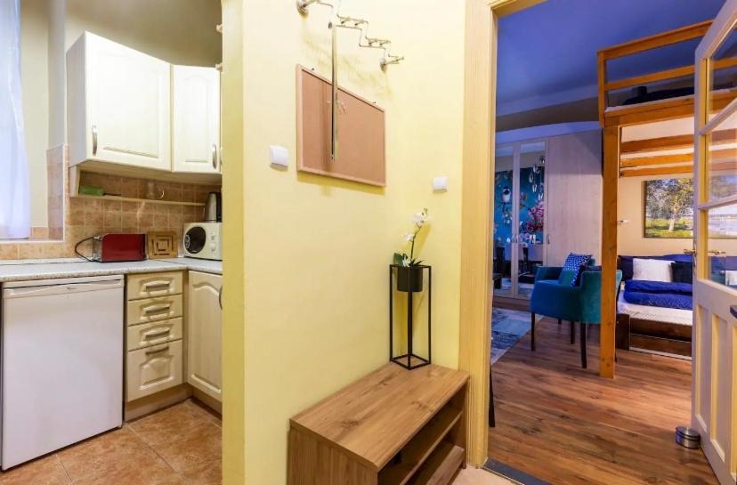 Cherry Blossom Designer Apartment In The Center With Free Parking Budapest Bagian luar foto